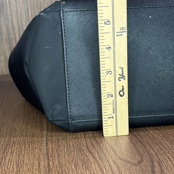 🔥🔥🔥Henri Bendel Black Diaper Bag w/ Changing Mat, Spacious Elegant Design🔥🔥🔥 - Picture 15 of 16